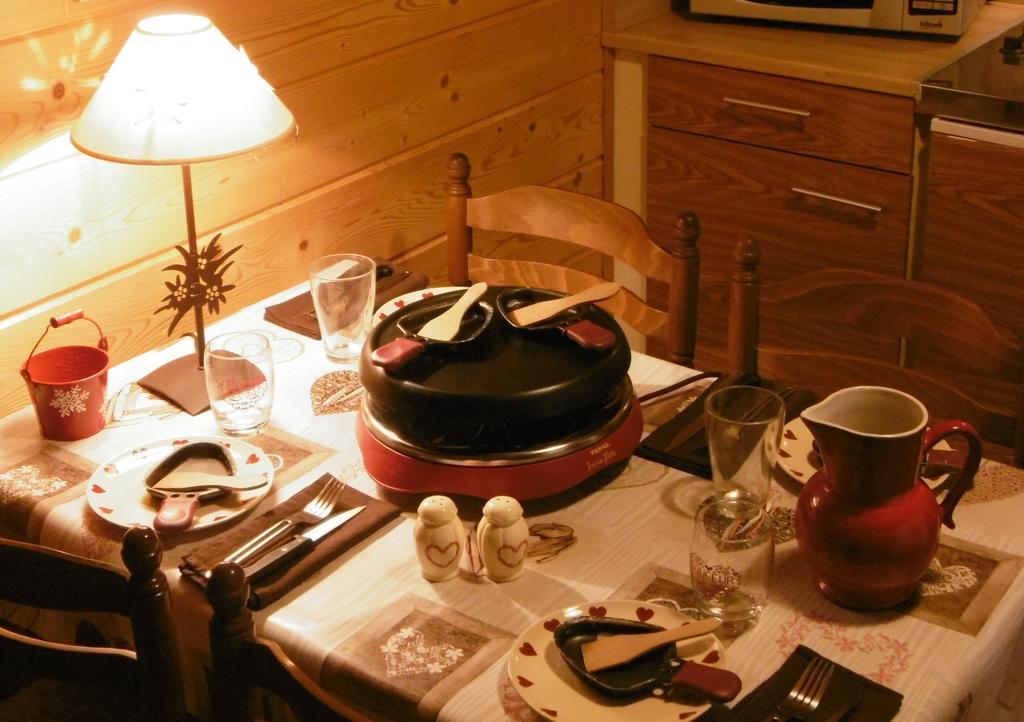 Gite Au Coeur Du Chalet En Belledonne Vers Prapoutel Les 7 Laux Sainte-Agnès Стая снимка
